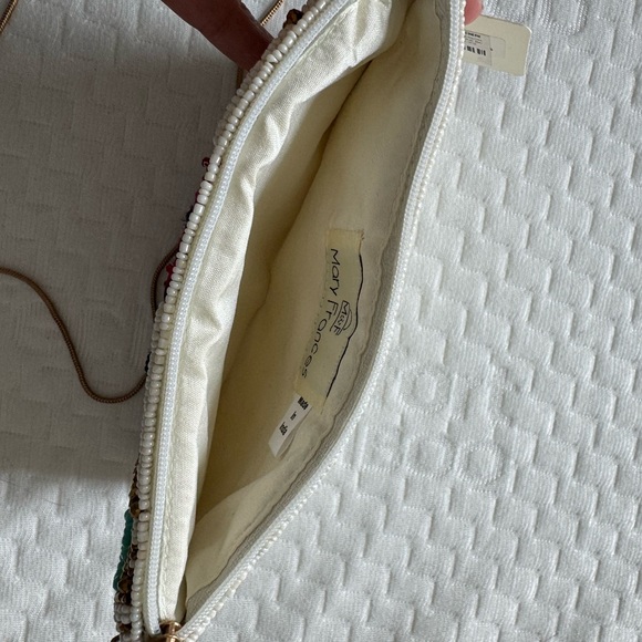 💕Mary Frances Beaded Floral Clutch - Picture 3 of 4